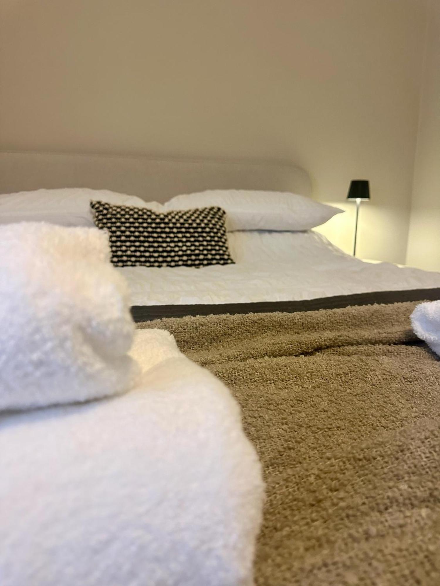 Castle View Apartments - The Hideout เคนดัล ภายนอก รูปภาพ