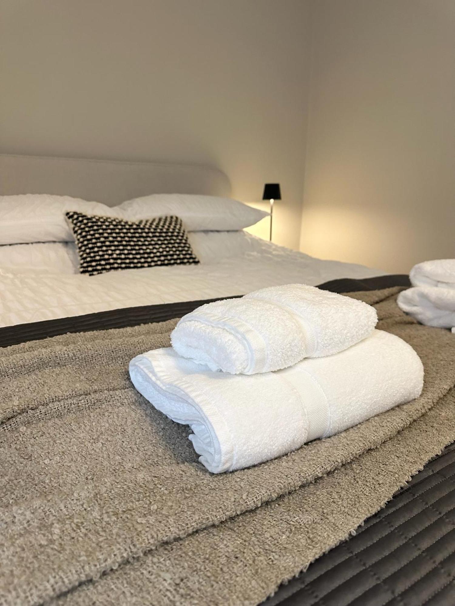 Castle View Apartments - The Hideout เคนดัล ภายนอก รูปภาพ